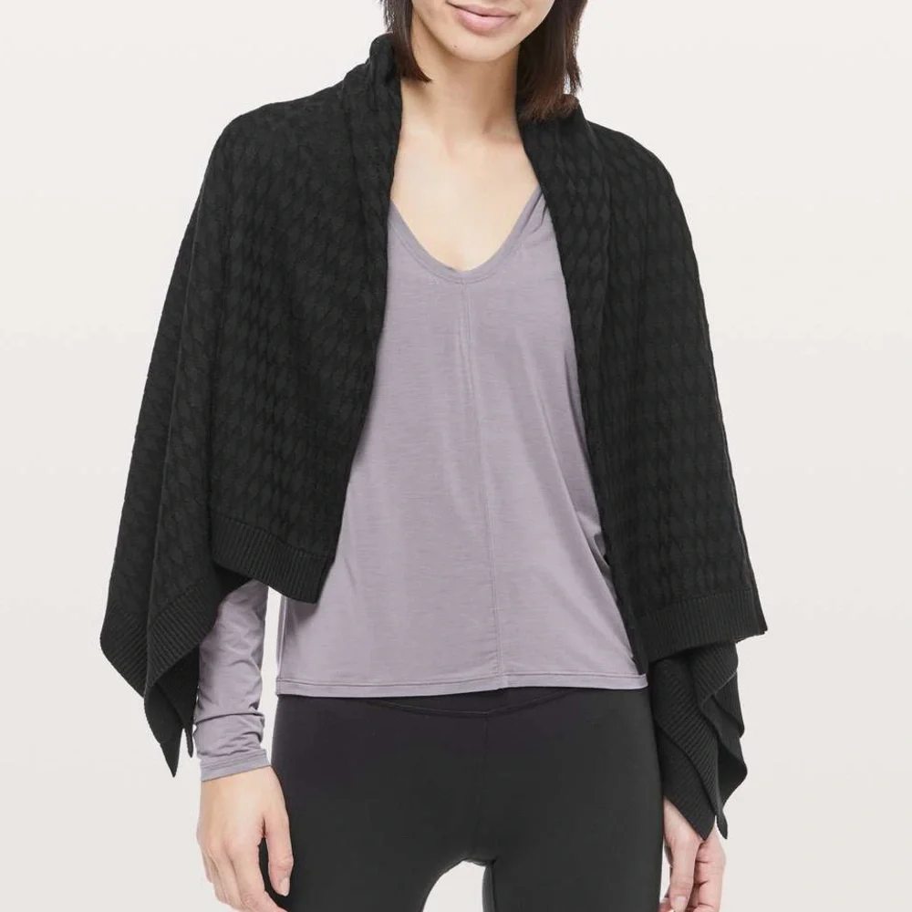 Lululemon Divinity Poncho Scarf Woven, Black, One Size. Chic Workout Coverup